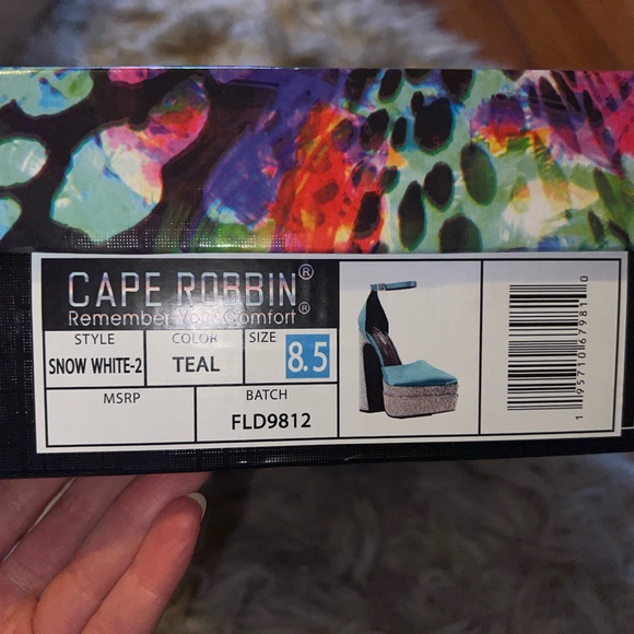 Dance Club Party Heel RARE SOLD OUT - Cape Robin 8.5 -Turquoise Rhinestone Heels - Picture 10 of 10